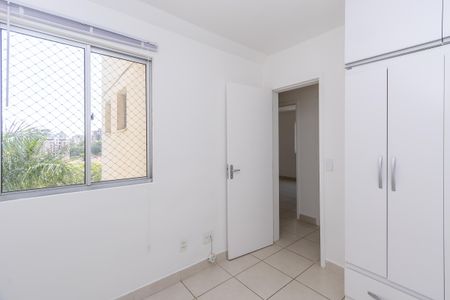 Apartamento à venda com 75m², 3 quartos e 2 vagasQuarto 2