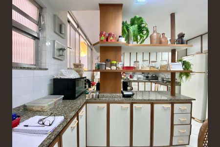 Apartamento para alugar com 250m², 3 quartos e sem vaga Apartamento para alugar com 250m², 3 quartos e sem vagaCozinha 2