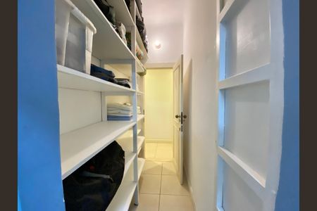 Apartamento para alugar com 250m², 3 quartos e sem vaga Apartamento para alugar com 250m², 3 quartos e sem vagaCorredor