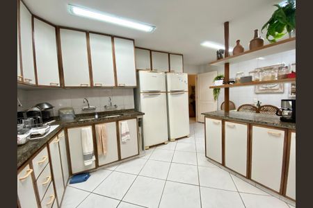 Apartamento para alugar com 250m², 3 quartos e sem vaga Apartamento para alugar com 250m², 3 quartos e sem vagaCozinha 2