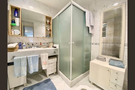 Apartamento para alugar com 250m², 3 quartos e sem vaga Apartamento para alugar com 250m², 3 quartos e sem vagaSuite