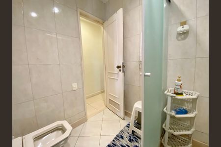 Apartamento para alugar com 250m², 3 quartos e sem vaga Apartamento para alugar com 250m², 3 quartos e sem vagaBanheiro 2