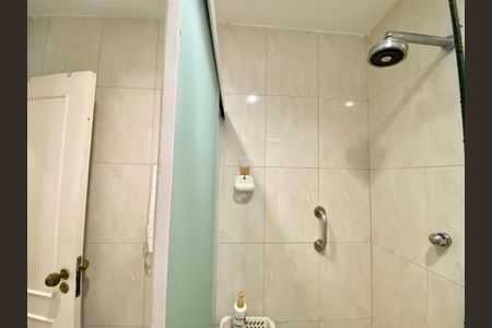 Apartamento para alugar com 250m², 3 quartos e sem vaga Apartamento para alugar com 250m², 3 quartos e sem vagaBanheiro 2