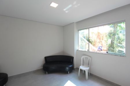 Sala de casa para alugar com 2 quartos, 74m² em Viena (Justinópolis), Ribeirão das Neves