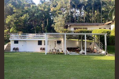 Casa de condomínio para alugar com 3824m², 3 quartos e 2 vagasFachada