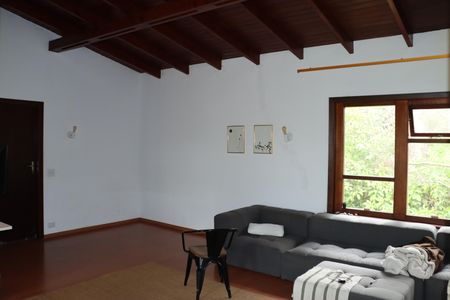 Casa de condomínio para alugar com 3824m², 3 quartos e 2 vagasSala
