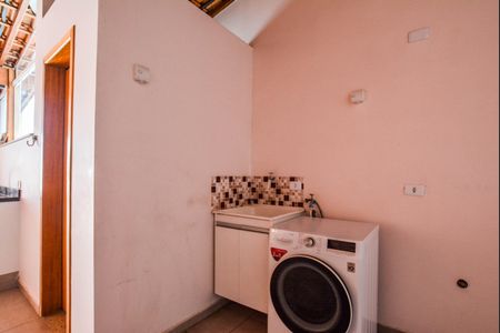 Apartamento à venda com 140m², 2 quartos e 2 vagasÁrea de Serviço