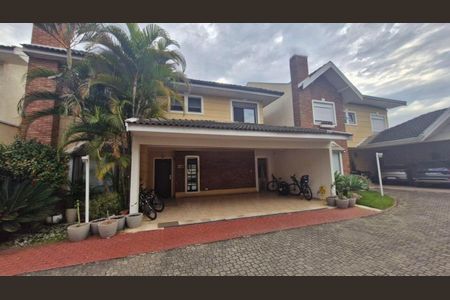 Casa de condomínio à venda com 290m², 4 quartos e 3 vagas