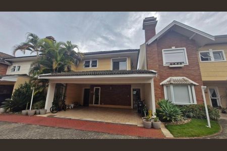 Casa de condomínio à venda com 290m², 4 quartos e 3 vagas