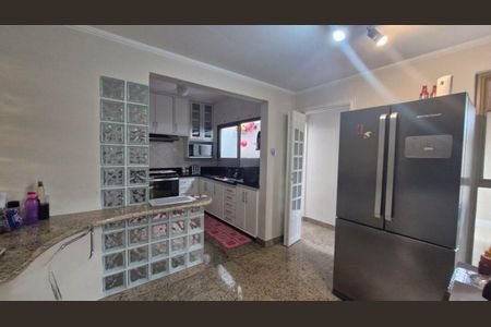 Casa de condomínio à venda com 290m², 4 quartos e 3 vagas