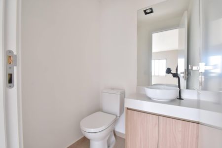 Apartamento à venda com 96m², 2 quartos e 1 vaga Apartamento à venda com 96m², 2 quartos e 1 vagaBanheiro da Suíte 2