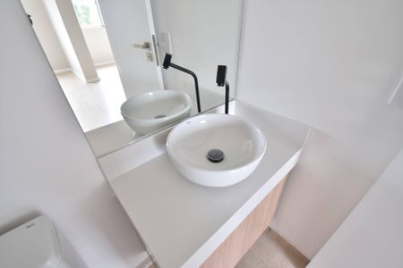 Apartamento à venda com 96m², 2 quartos e 1 vaga Apartamento à venda com 96m², 2 quartos e 1 vagaBanheiro da Suíte 2