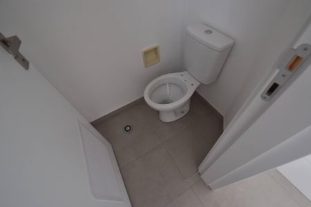 Apartamento à venda com 96m², 2 quartos e 1 vaga Apartamento à venda com 96m², 2 quartos e 1 vagaBanheiro de Serviço