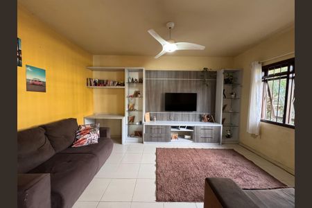 Casa à venda com 178m², 3 quartos e 2 vagasSala