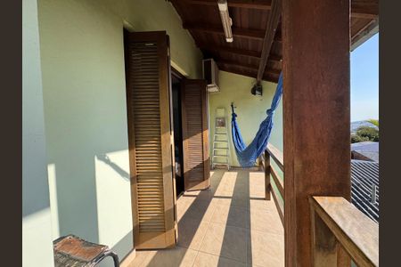 Casa à venda com 178m², 3 quartos e 2 vagas Casa à venda com 178m², 3 quartos e 2 vagasVaranda Suíte