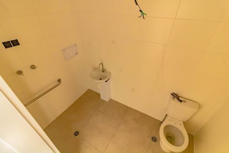 Banheiro Social de kitnet/studio para alugar com 1 quarto, 24m² em Vila Santa Catarina, São Paulo