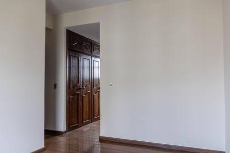 Apartamento para alugar com 300m², 4 quartos e 2 vagas Apartamento para alugar com 300m², 4 quartos e 2 vagasSuíte