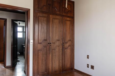 Apartamento para alugar com 300m², 4 quartos e 2 vagas Apartamento para alugar com 300m², 4 quartos e 2 vagasQuarto 1