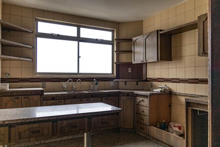 Apartamento para alugar com 300m², 4 quartos e 2 vagas Apartamento para alugar com 300m², 4 quartos e 2 vagasCozinha