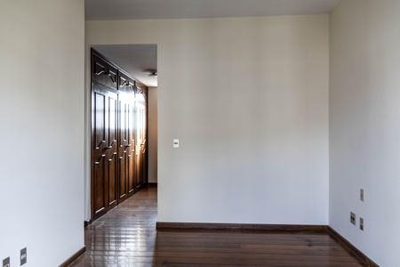 Apartamento para alugar com 300m², 4 quartos e 2 vagas Apartamento para alugar com 300m², 4 quartos e 2 vagasSuíte