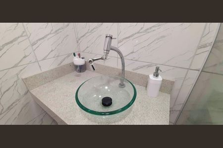 Apartamento à venda com 52m², 2 quartos e 1 vaga Apartamento à venda com 52m², 2 quartos e 1 vagaBanheiro