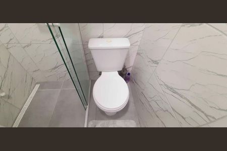 Apartamento à venda com 52m², 2 quartos e 1 vaga Apartamento à venda com 52m², 2 quartos e 1 vagaBanheiro