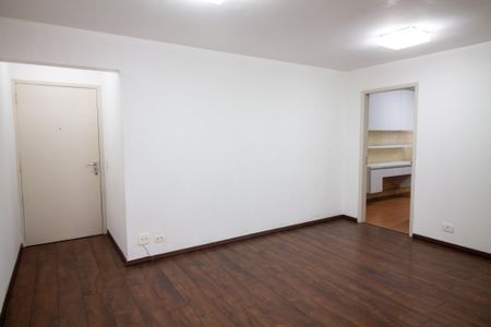 Apartamento à venda com 77m², 2 quartos e 1 vaga Apartamento à venda com 77m², 2 quartos e 1 vagaSala