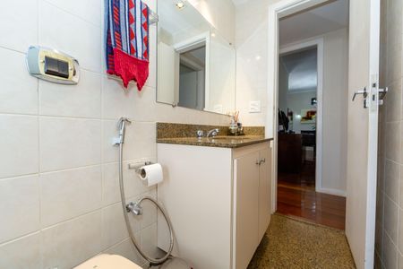Apartamento à venda com 161m², 3 quartos e 3 vagas Apartamento à venda com 161m², 3 quartos e 3 vagasBanheiro 1