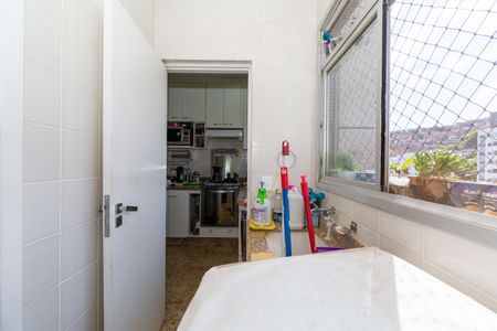 Apartamento à venda com 161m², 3 quartos e 3 vagas Apartamento à venda com 161m², 3 quartos e 3 vagasÁrea de Serviço