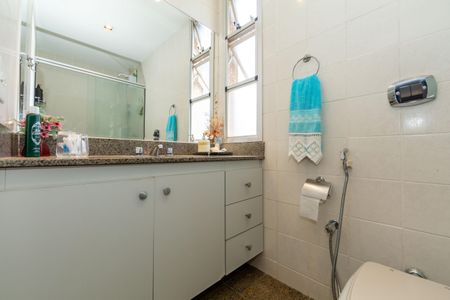 Apartamento à venda com 161m², 3 quartos e 3 vagas Apartamento à venda com 161m², 3 quartos e 3 vagasBanheiro 2