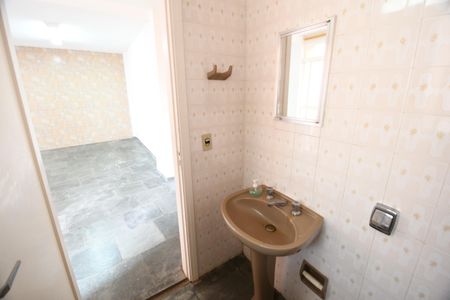 Casa à venda com 157m², 4 quartos e 2 vagasBanheiro Suíte 1 - Externa