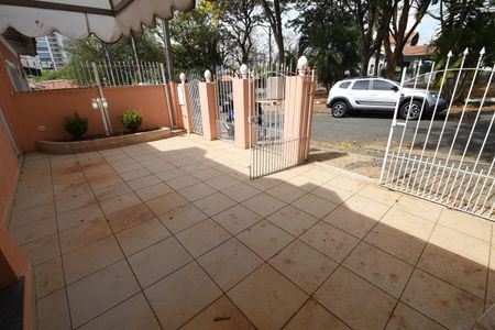 Casa à venda com 157m², 4 quartos e 2 vagasGaragem