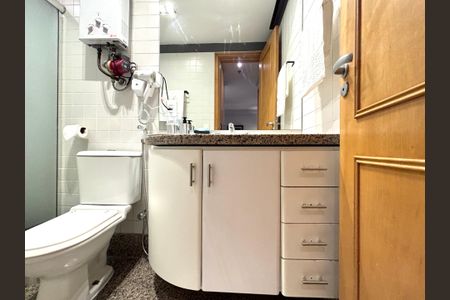 Apartamento para alugar com 110m², 2 quartos e 1 vaga Apartamento para alugar com 110m², 2 quartos e 1 vagaBanheiro social 1