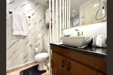 Apartamento para alugar com 110m², 2 quartos e 1 vaga Apartamento para alugar com 110m², 2 quartos e 1 vagaBanheiro social 2