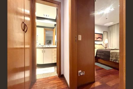Apartamento para alugar com 110m², 2 quartos e 1 vaga Apartamento para alugar com 110m², 2 quartos e 1 vagaCorredor