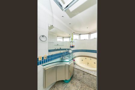 Apartamento à venda com 149m², 4 quartos e 3 vagas Apartamento à venda com 149m², 4 quartos e 3 vagasBanheiro da Suíte 1