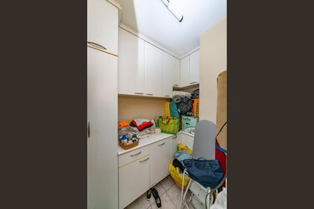 Apartamento à venda com 149m², 4 quartos e 3 vagas Apartamento à venda com 149m², 4 quartos e 3 vagasQuarto de Serviço