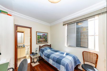 Apartamento à venda com 149m², 4 quartos e 3 vagas Apartamento à venda com 149m², 4 quartos e 3 vagasSuíte 2