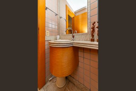 Apartamento à venda com 149m², 4 quartos e 3 vagas Apartamento à venda com 149m², 4 quartos e 3 vagasLavabo