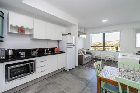 Cozinha de kitnet/studio para alugar com 1 quarto, 38m² em chacara das pedras, Porto Alegre