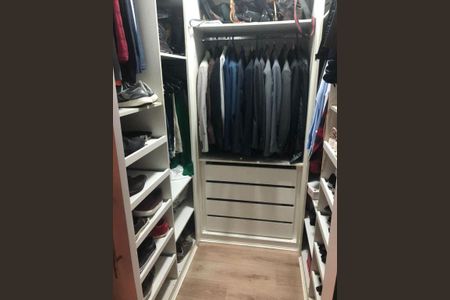 Casa à venda com 3 quartos, 200m² em Parque das Nações, Santo André