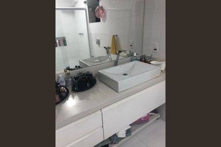 Casa à venda com 3 quartos, 200m² em Parque das Nações, Santo André