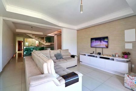 Casa à venda com 4 quartos, 315m² em Vila Eldizia, Santo André