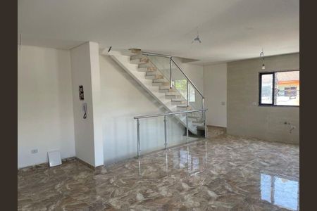 Casa à venda com 2 quartos, 117m² em Vila Pires, Santo André