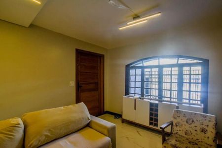 Casa à venda com 3 quartos, 210m² em Vila Scarpelli, Santo André