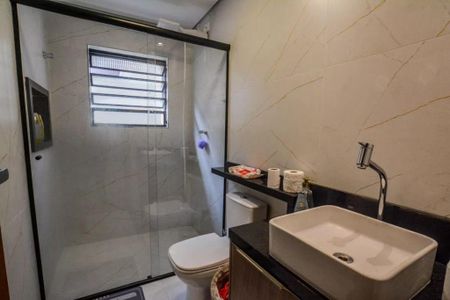 Casa à venda com 3 quartos, 210m² em Vila Scarpelli, Santo André