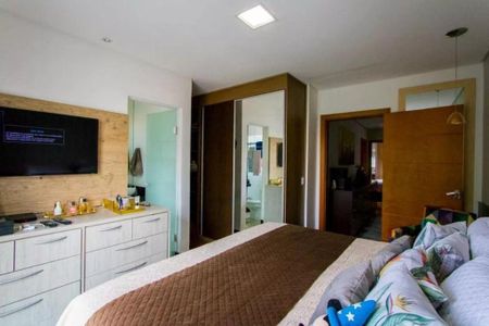 Casa à venda com 3 quartos, 200m² em Paraíso, Santo André