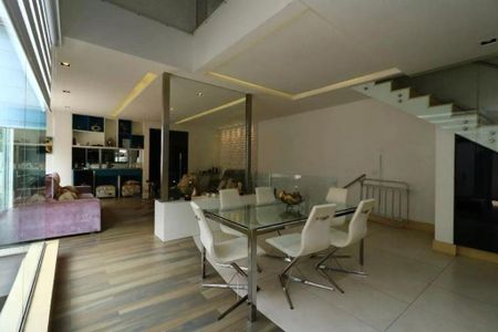 Casa à venda com 4 quartos, 357m² em Vila Vitória, Santo André
