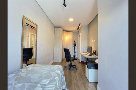 Casa à venda com 3 quartos, 309m² em Vila Eldizia, Santo André