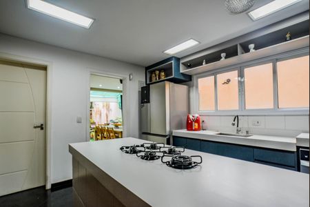 Casa à venda com 409m², 6 quartos e 6 vagas Casa à venda com 409m², 6 quartos e 6 vagasCozinha